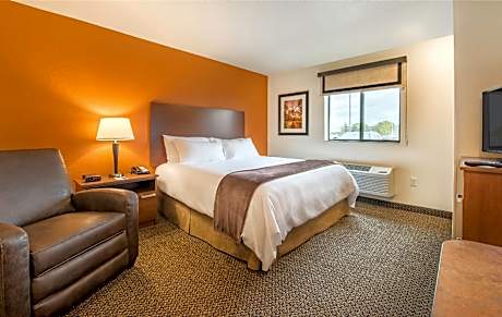 King Room - Mobility Accessible