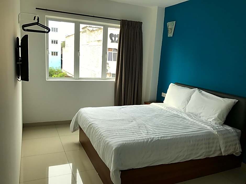 BREZZA HOTEL SITIAWAN