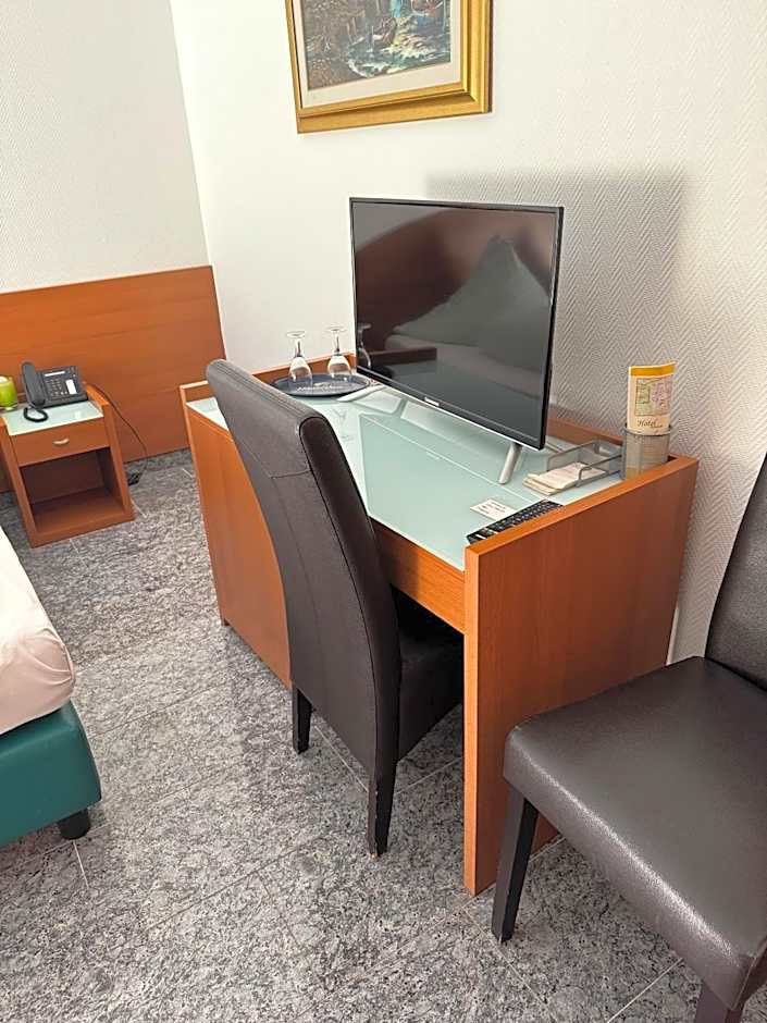 Hotel & Restaurant Garda