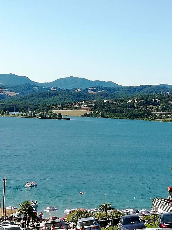 Il lago del Mugello B&B