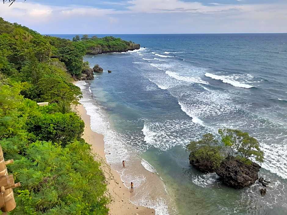 Kookoo's nest eco-lodge