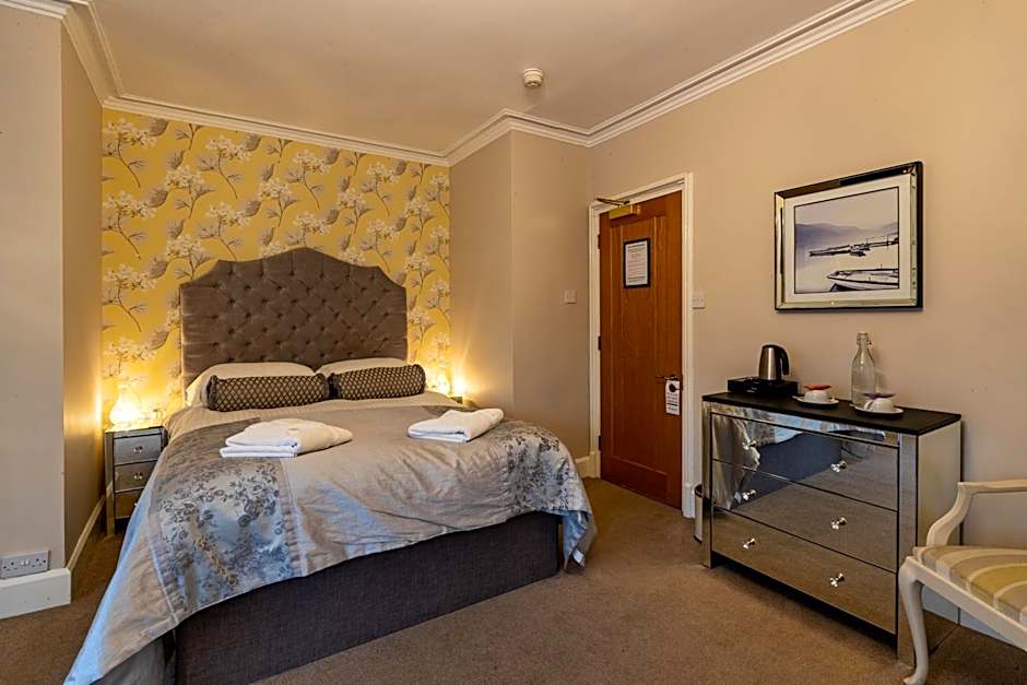 Holly Lodge Guest House with FREE off site health club