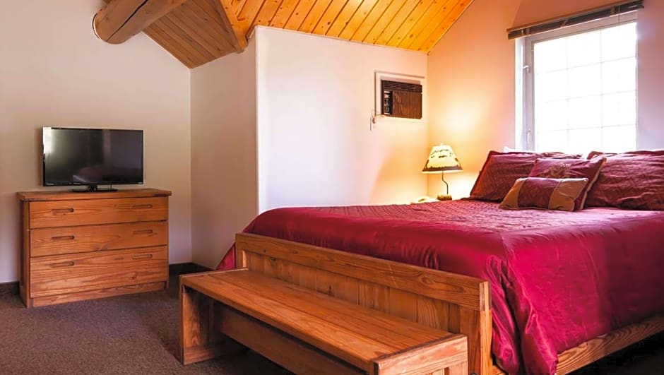 Dodge Peak Lodge