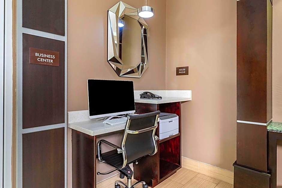 Comfort Inn & Suites