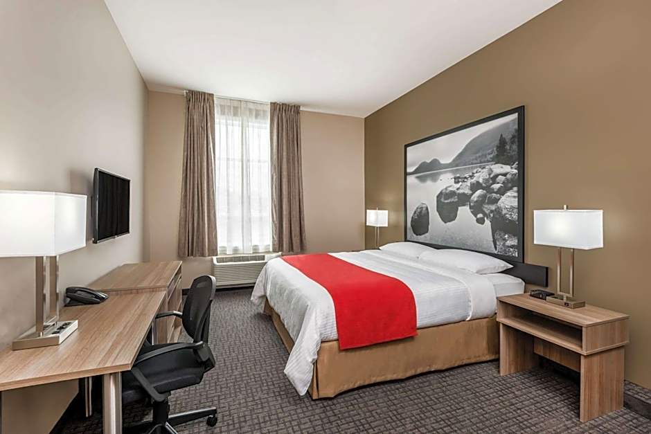 Super 8 by Wyndham Mont Laurier