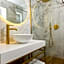 XVI Suites - Adults Only