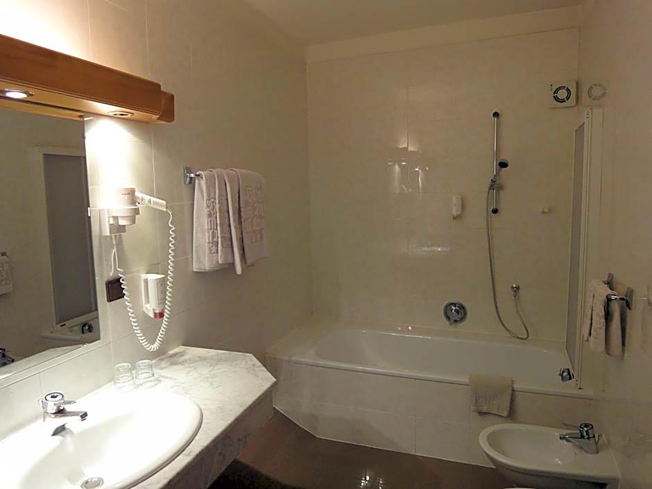Hotel zum Wolf