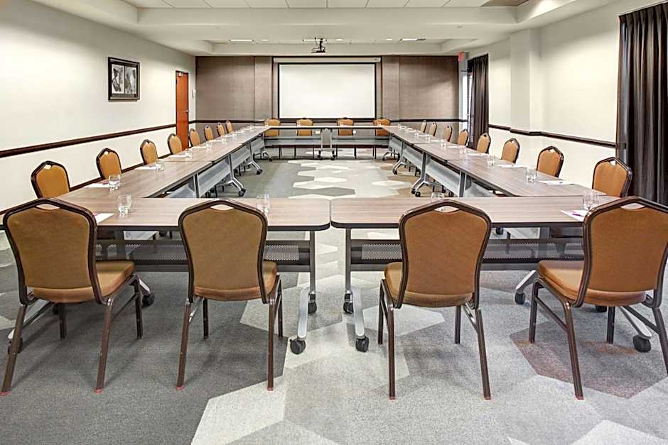 Hyatt Place Pittsburgh Airport/Robinson Mall