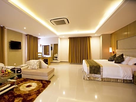 West Hotel