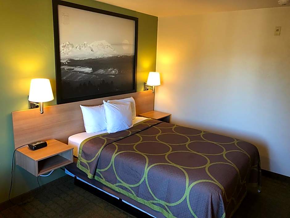 Super 8 by Wyndham Bend