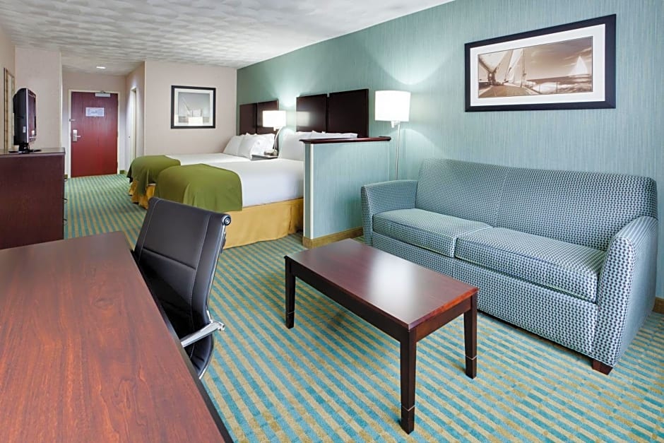 Holiday Inn Express & Suites Smithfield - Providence