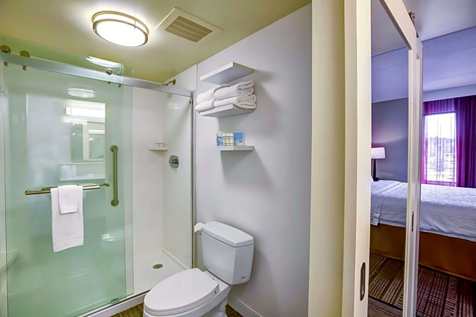 Hampton Inn Boston-Norwood