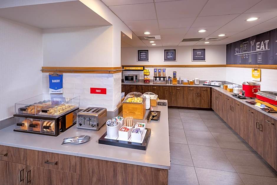 Hampton Inn & Suites Asheville Airport