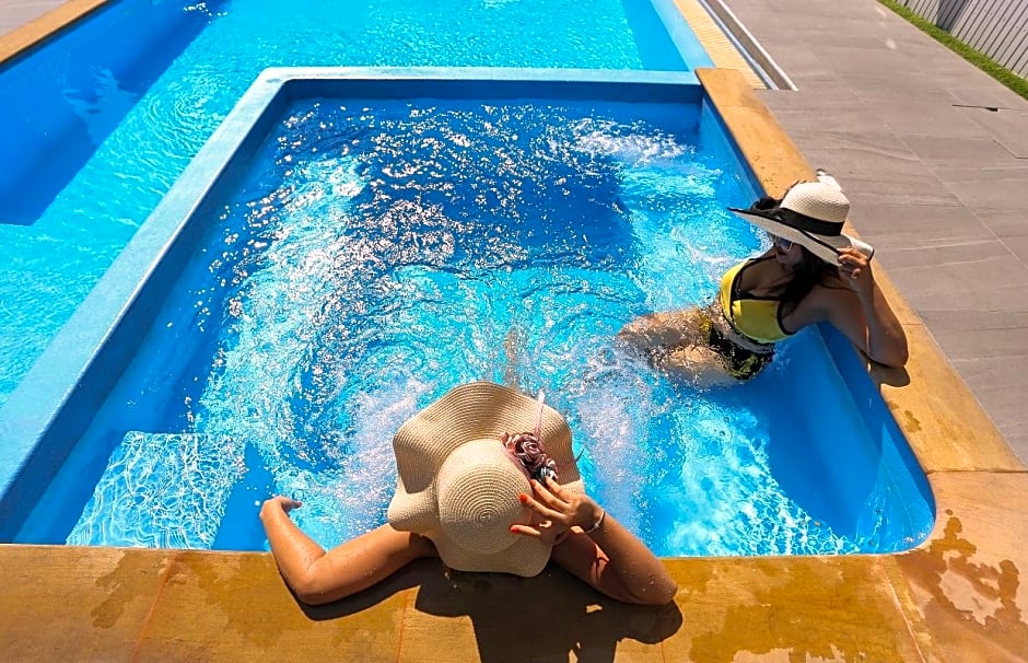 Crystal Suites Suvarnabhumi Airport