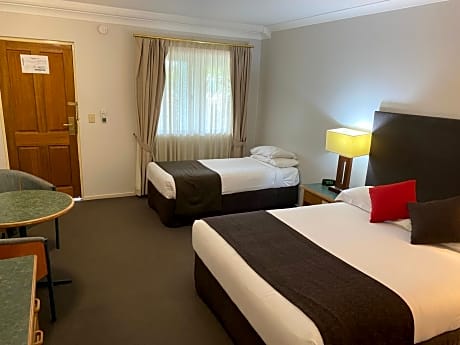 Executive Queen Room with Spa Bath