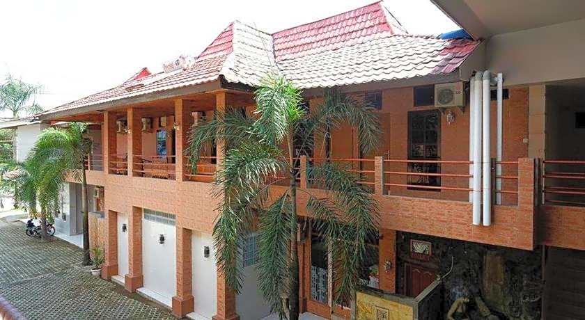 RedDoorz Plus @ Hotel Srikandi Kendari