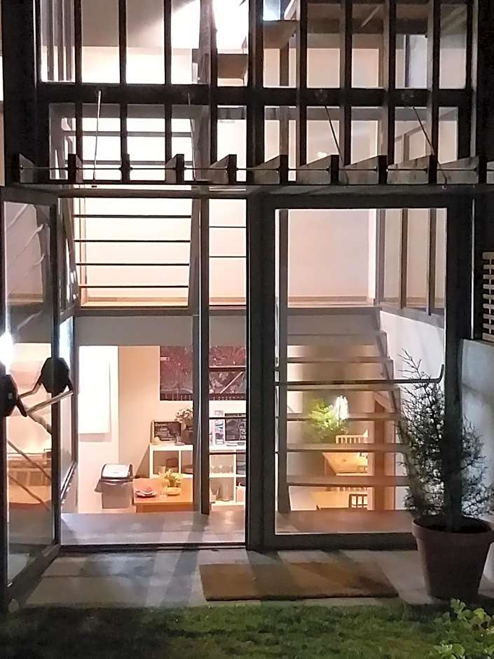 Peach Hostel & Suites