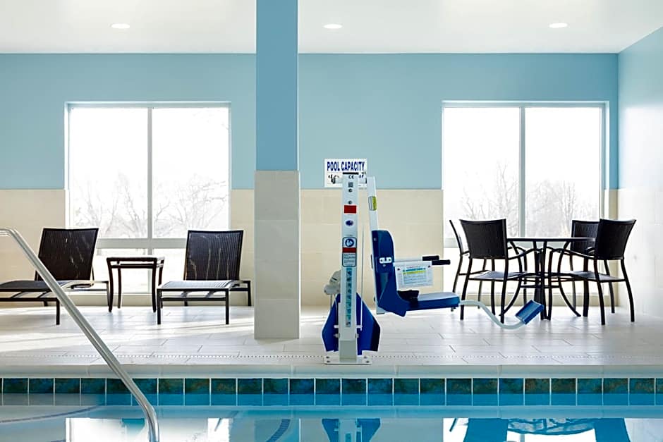 Holiday Inn Express and Suites Winchester By IHG