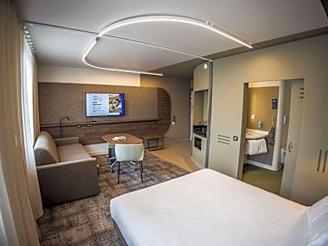 Superior suite for people with reduced mobility