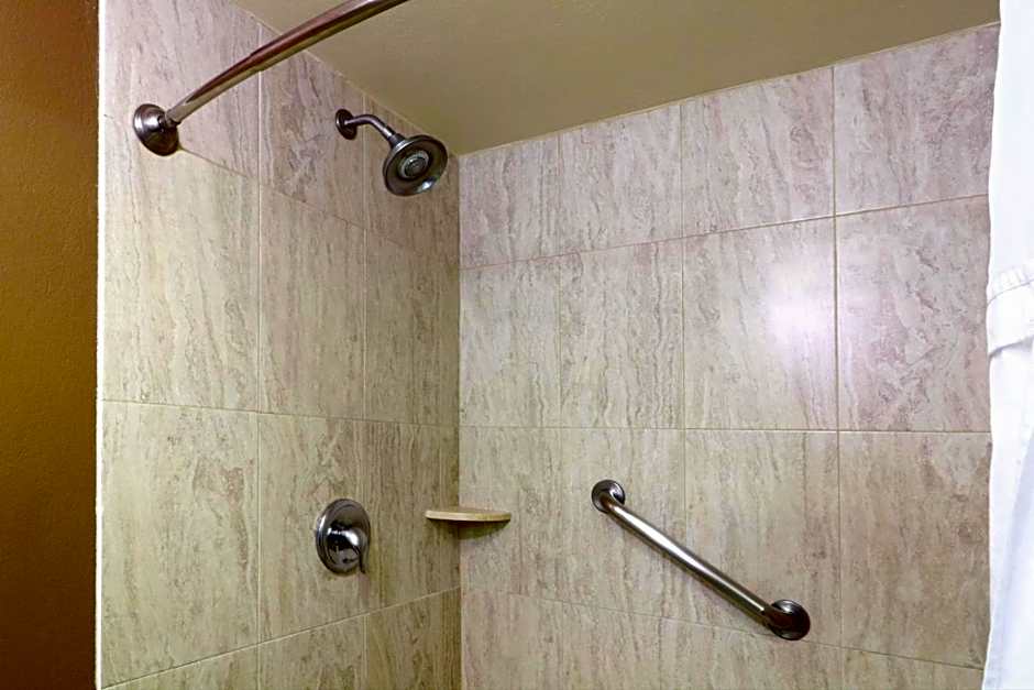 Holiday Inn Express & Suites Guadalajara Aeropuerto By IHG