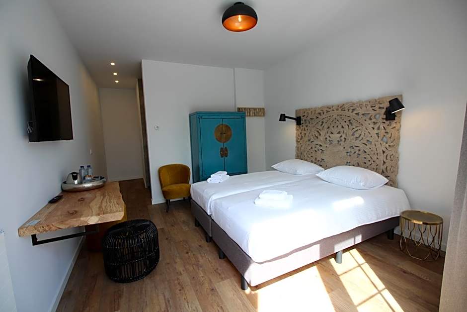 Strandhotel Dennenbos