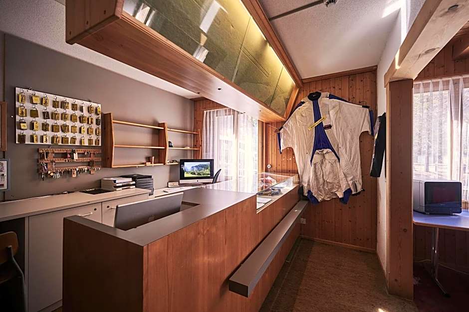 Alpine Base Hostel - Adults only