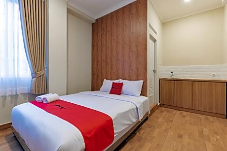 RedDoorz Plus @ Bagusrangin Street 2