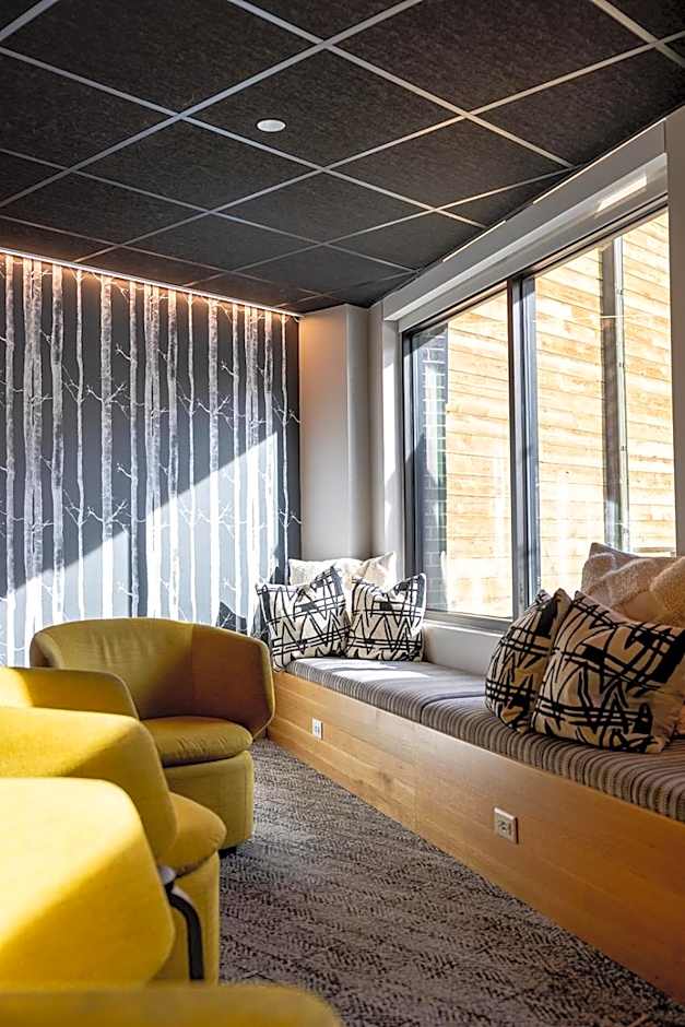 The Block Hotel & Commons