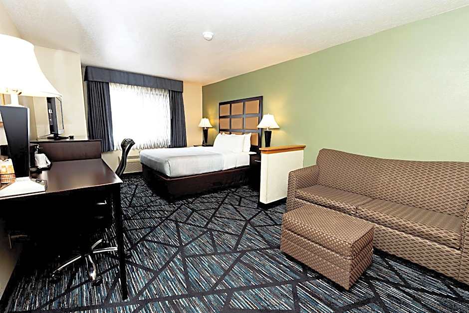 Quality Inn & Suites Marinette