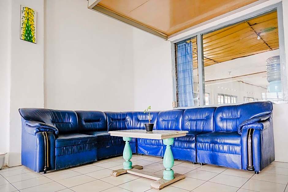 OYO Life 2638 Hotel Raya