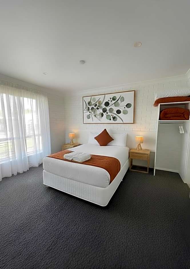 Jacaranda Apartments