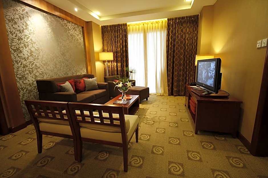 The Avenue Plaza Hotel