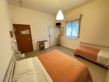 Triple Room with Private Bathroom