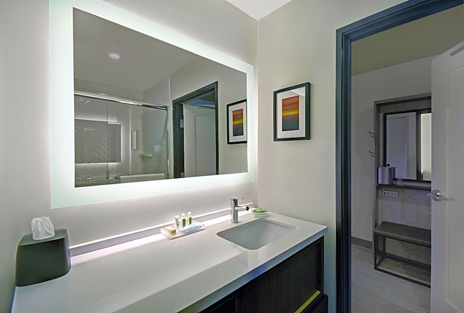 Holiday Inn Grand Rapids North By IHG