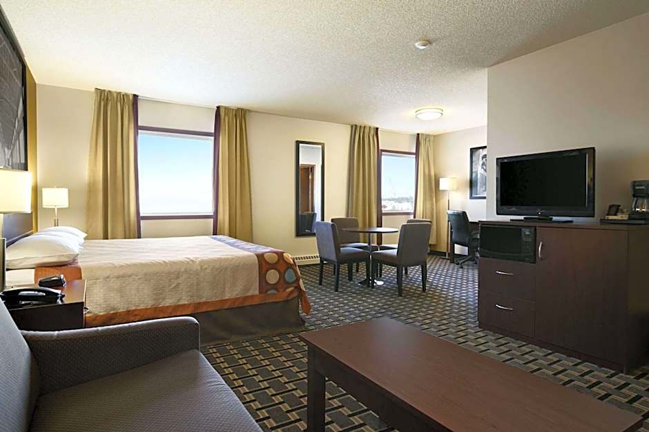 Super 8 by Wyndham Fox Creek