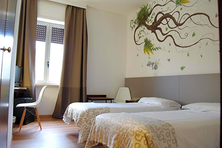 LH Hotel Arca Street Art