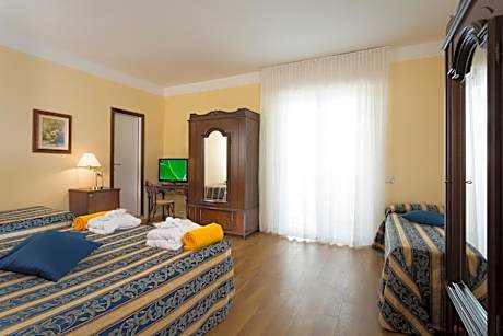 Triple Room with Balcony