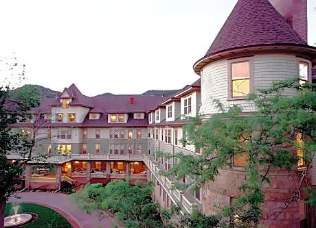 Cliff House at Pikes Peak