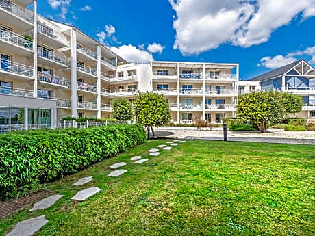 Vacancéole - Le Domaine de Bertheaume