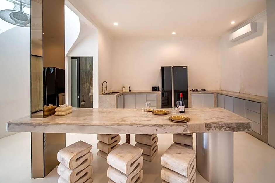 Canggu Modern Mansion - 5 mins to Finns Beach Club