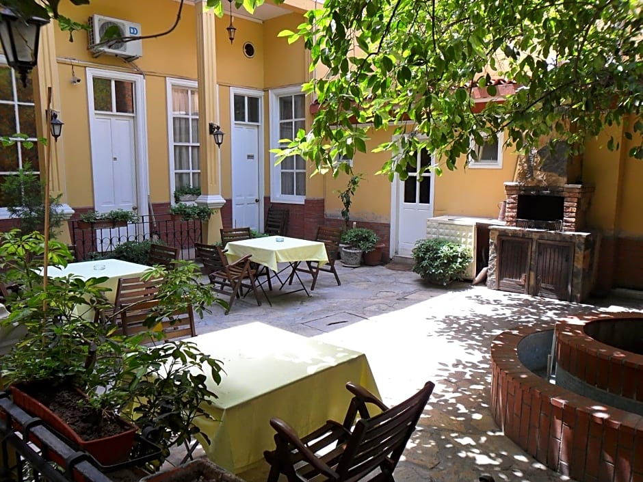 Antikhan Hotel