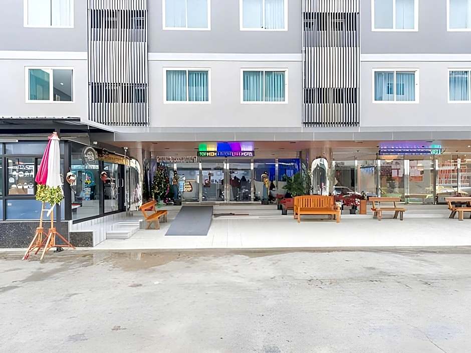 Top High Airport Link Hotel