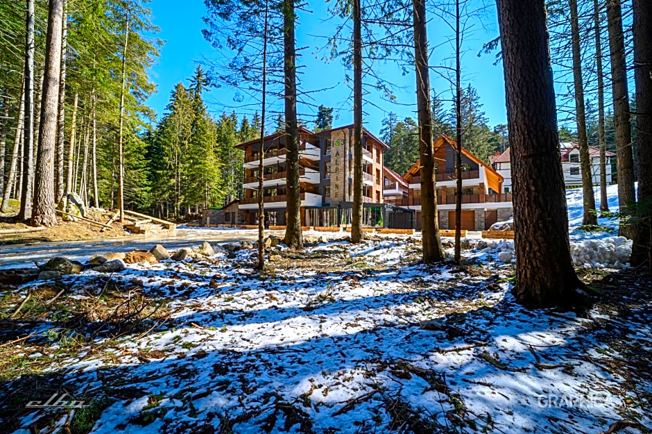 103 Alpine Hotel