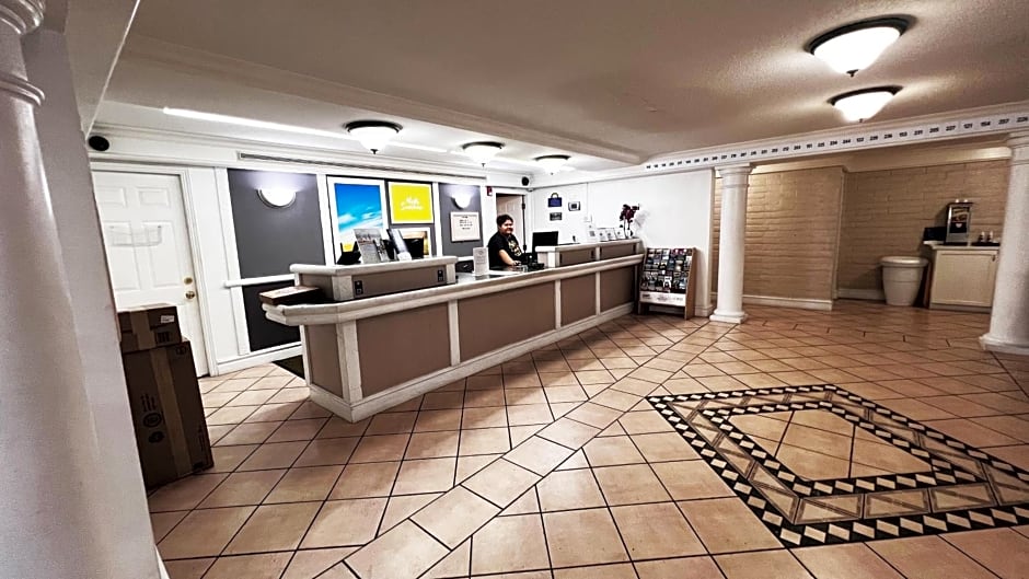Days Inn by Wyndham Sulphur West