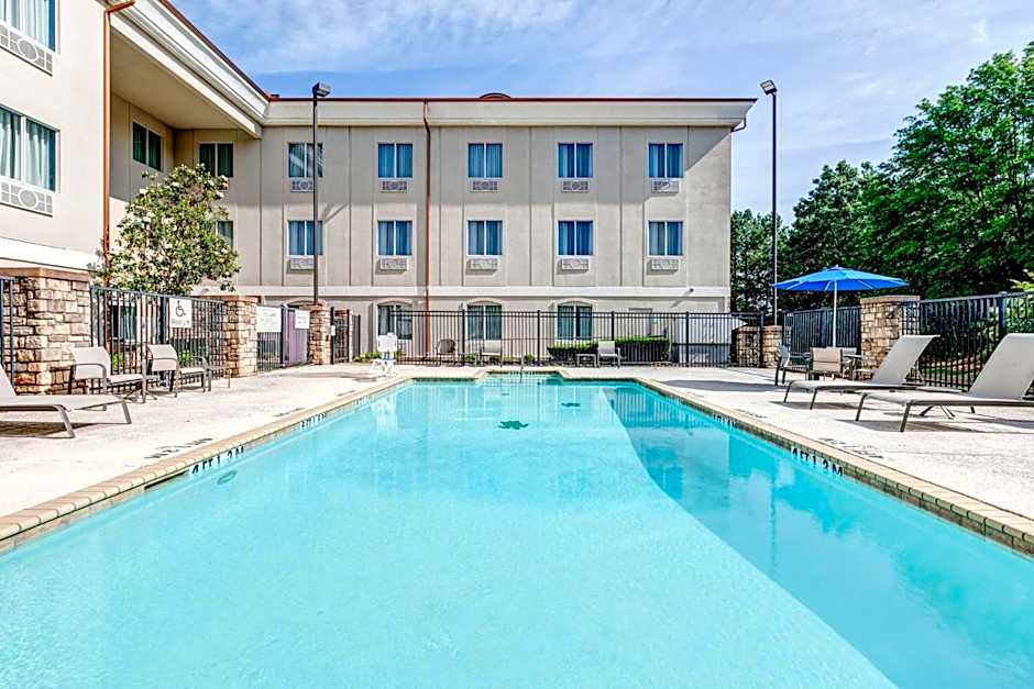 Holiday Inn Express Hotel & Suites Marshall By IHG