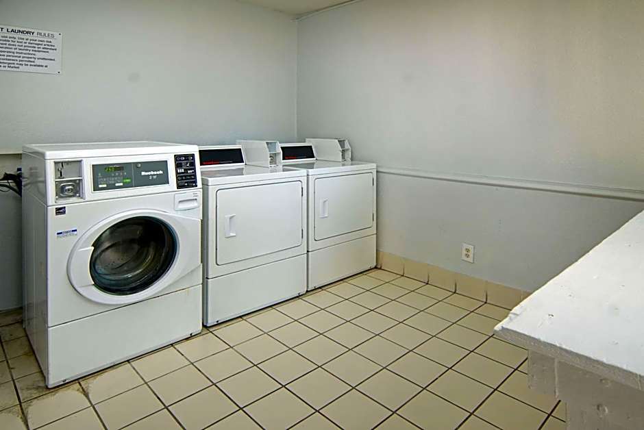 Motel 6-Lancaster, TX - DeSoto - Lancaster