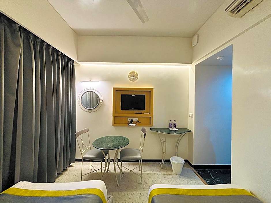 Hotel Gurukripa Daman