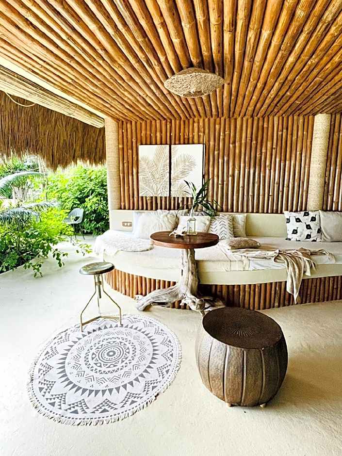 The Beach House Ocam Ocam