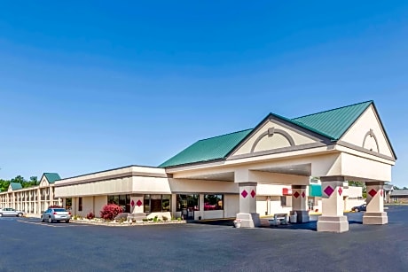 Ramada Hotel & Conference Center by Wyndham Grayling