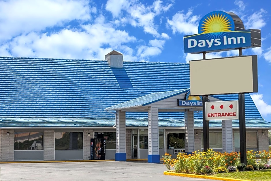 Days Inn by Wyndham Seymour